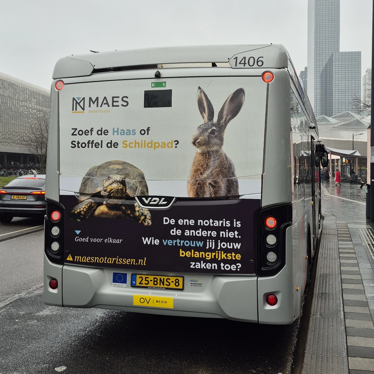 Busreclame MAES notarissen