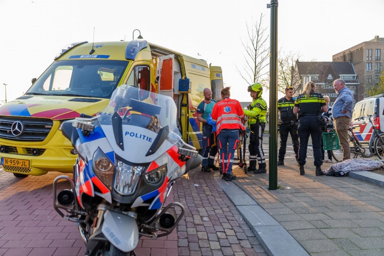 Automobilist rijdt door na aanrijden fietser