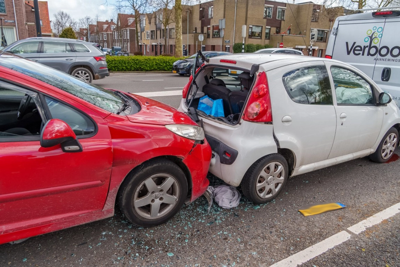 Forse schade na kettingbotsing in Vlaardingen