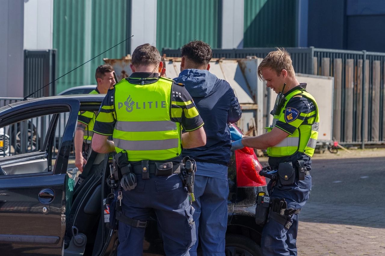 Politie houdt grote verkeerscontrole in Vlaardingen