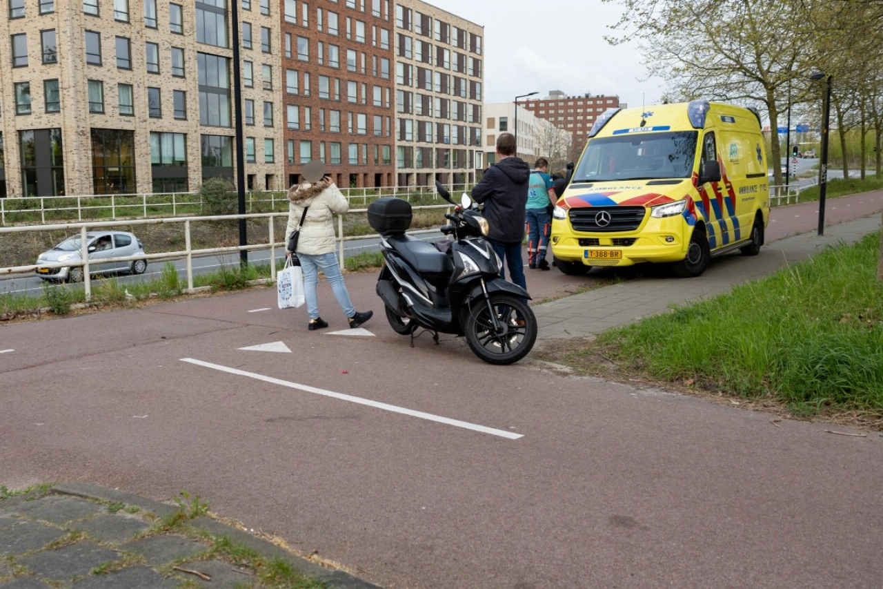 Scooter en fatbike botsen op Mr. L.A. Kesperweg