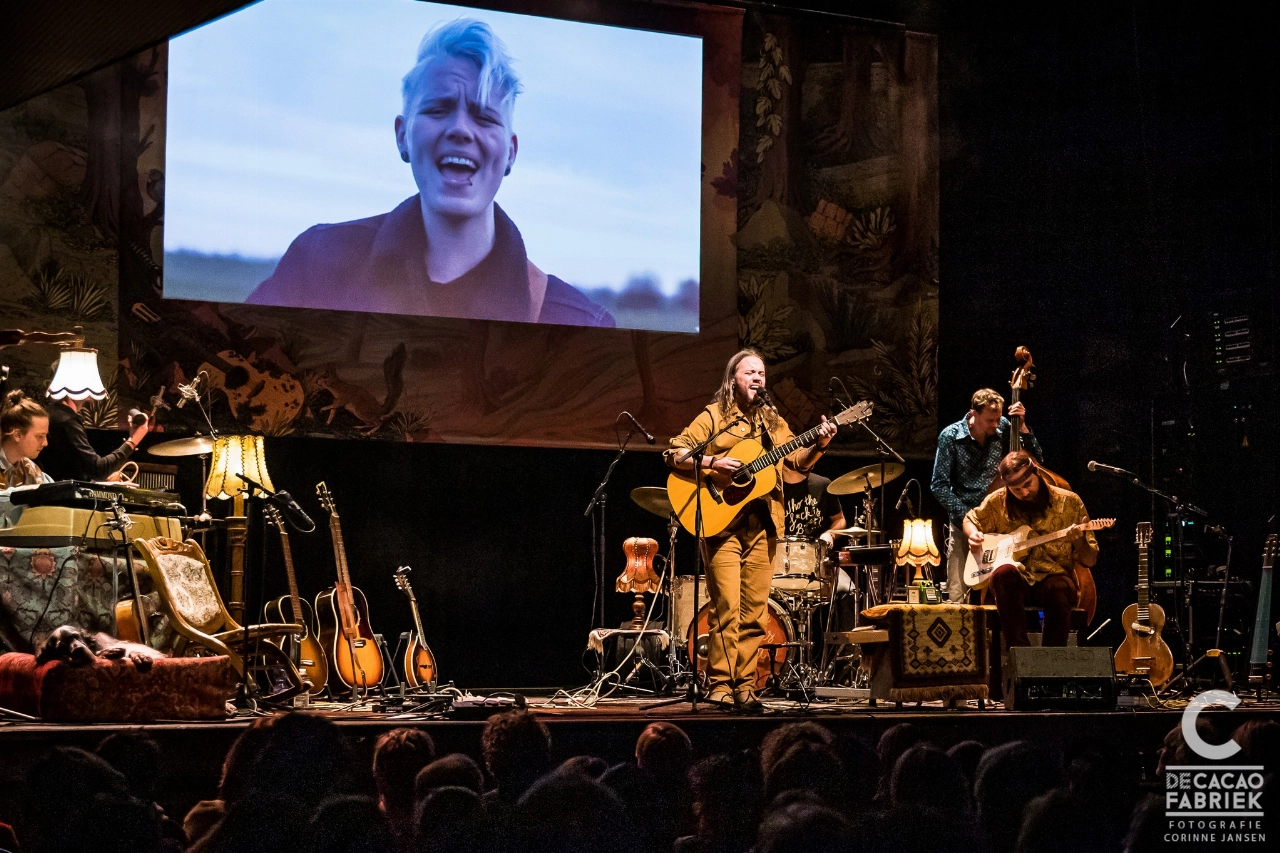 Sem Jansen vertelt en zingt over zijn transitie in ‘Who the F*ck is Britt?!’