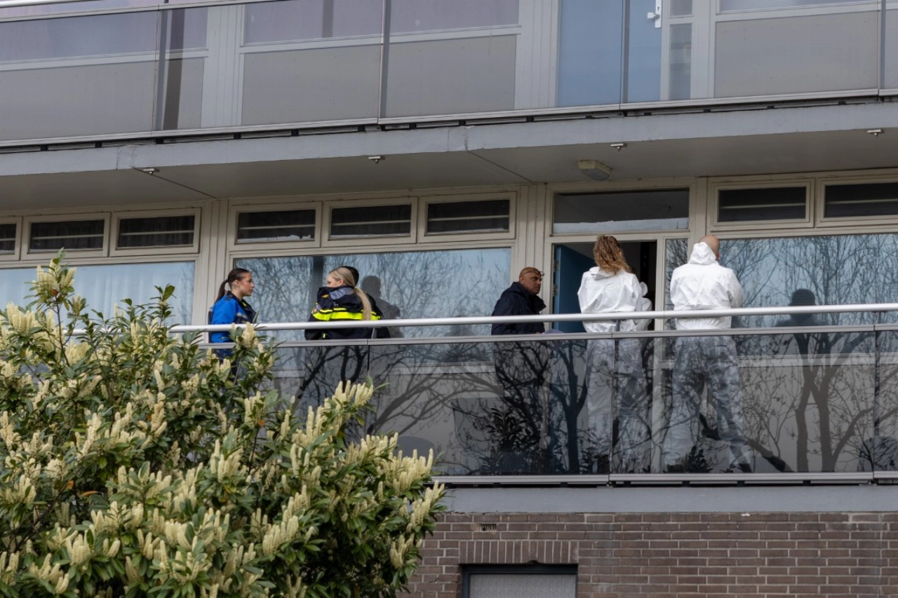 Man (38) overleden na incident in woning in Vlaardingen