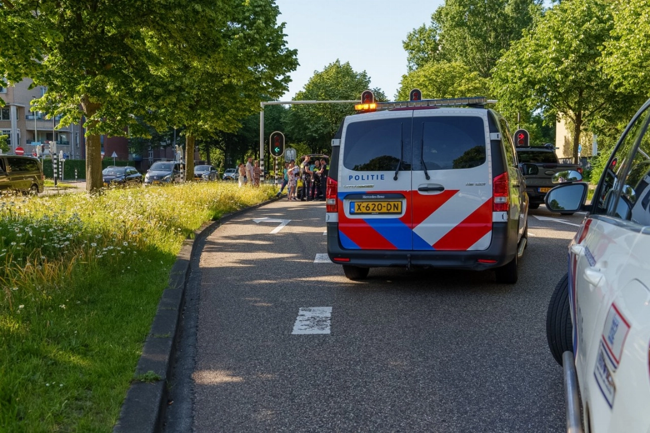 Taxi betrokken bij kop-staartbotsing in Vlaardingen