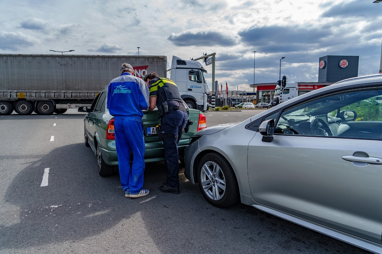 Aanrijding op knooppunt Mr. L.A. Kesperweg