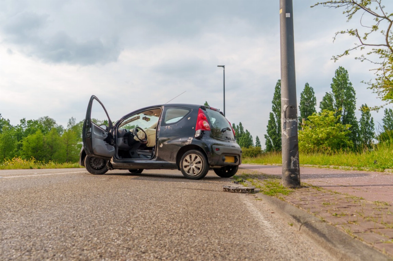 Automobilist na aanrijding aangehouden om positieve drugstest