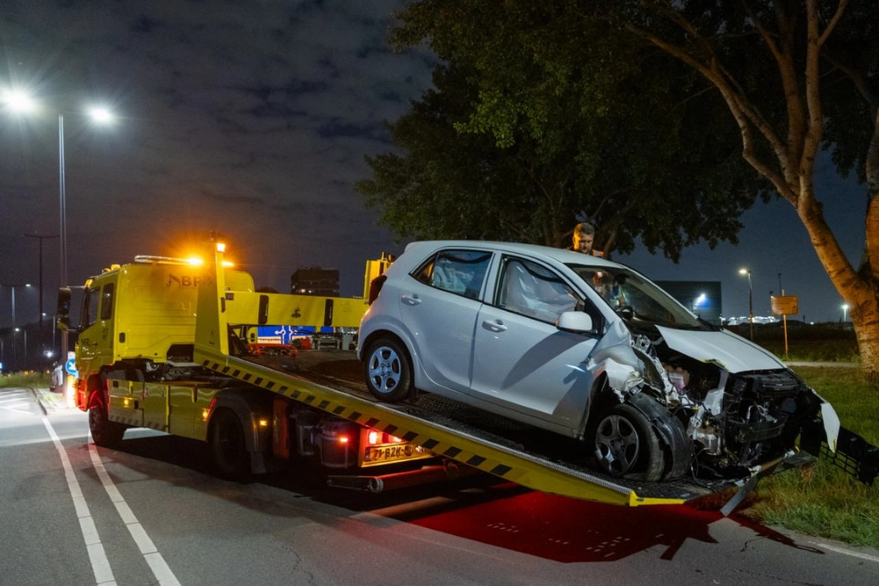 Automobiliste ramt boom in Vlaardingen