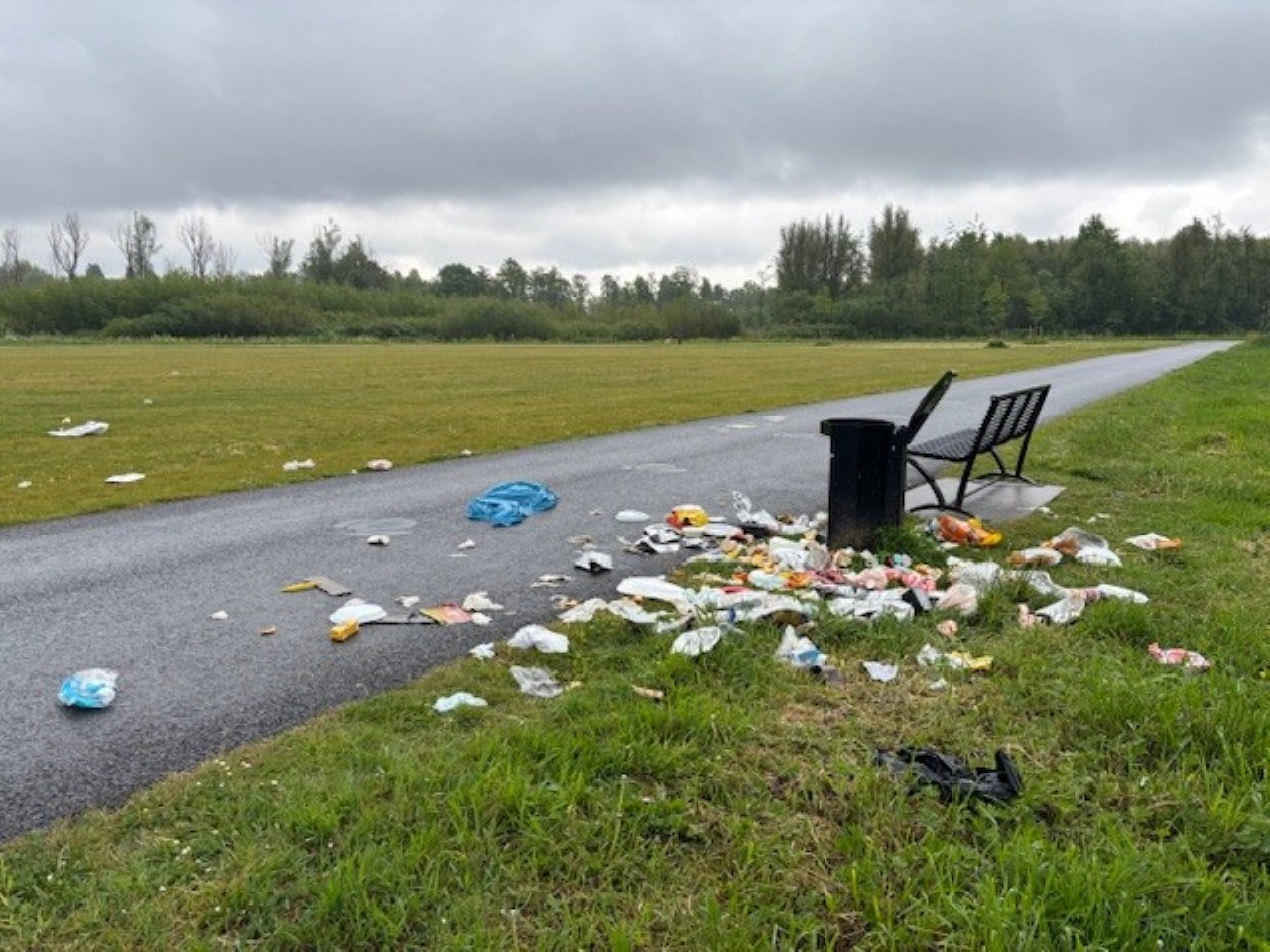 Ingezonden: Een slagveld van vuil!