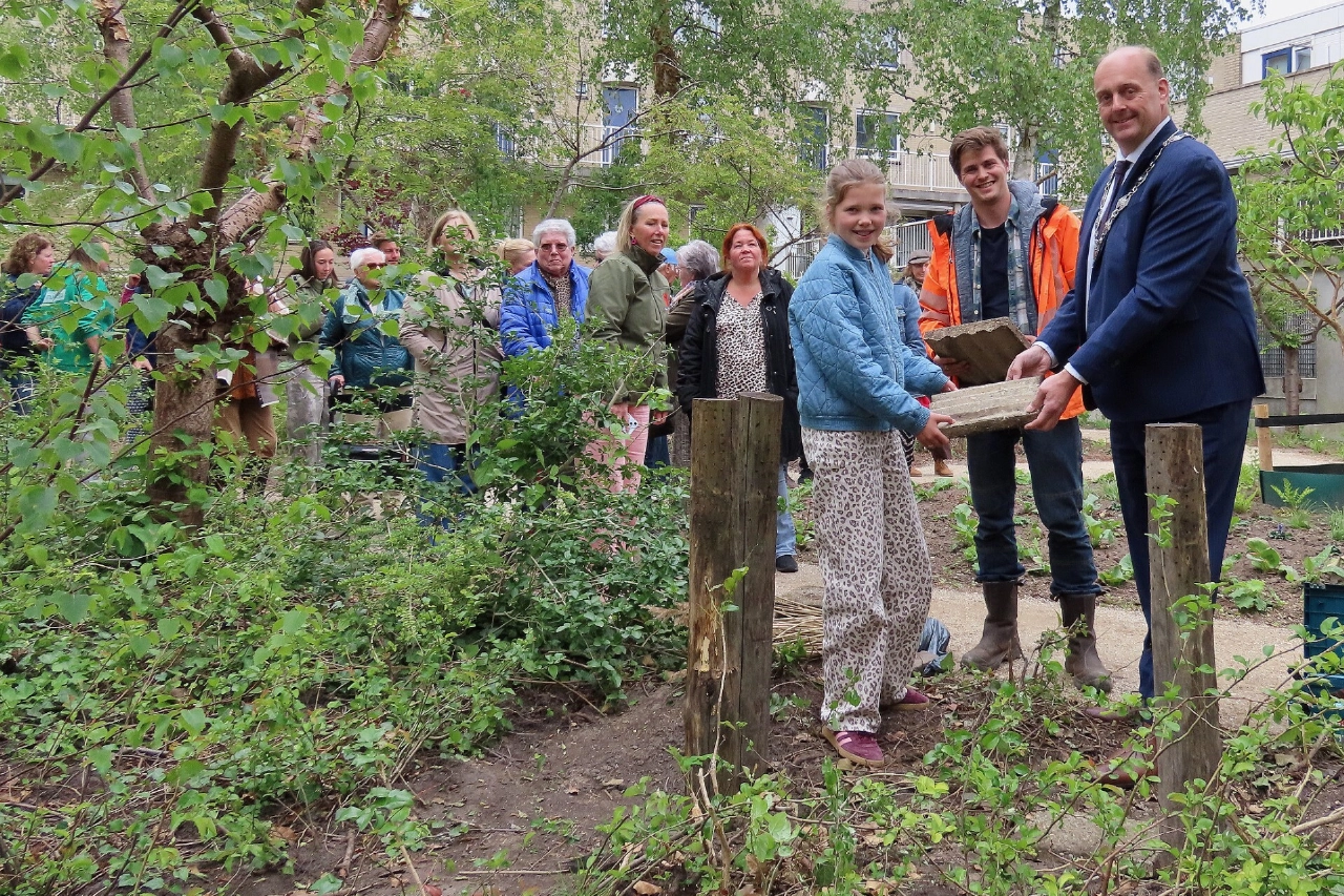 Parkje Van Riebeeckstraat voor mens en mus