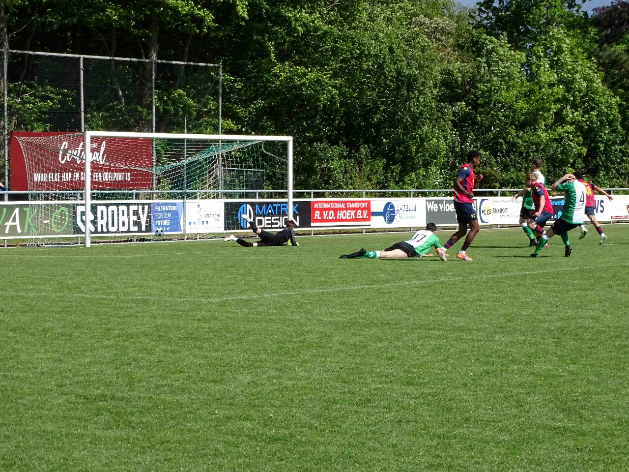 Gelijkspel voor Victoria '04