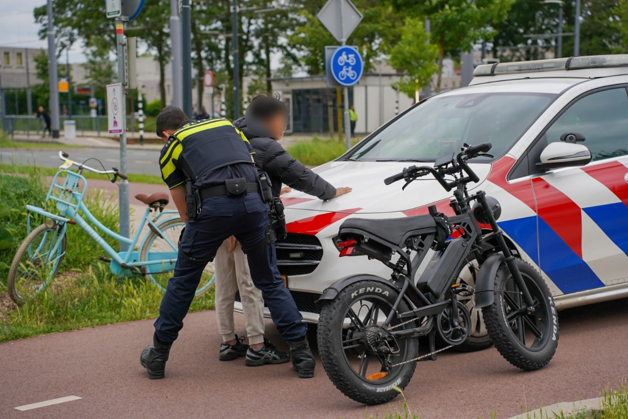 Vlaardinger (12) zwaait met mes in Schiedam
