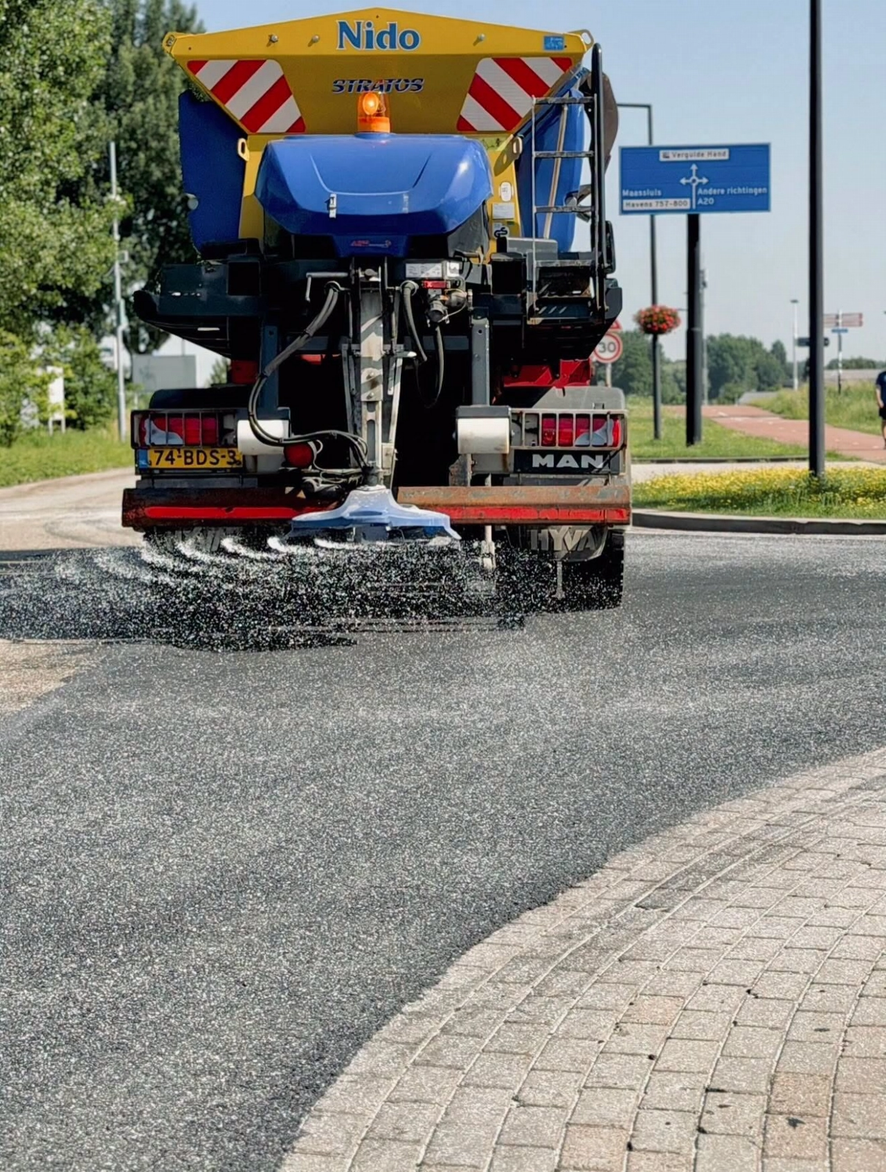 Strooien bij dertig-plus graden? Idioot? Nee