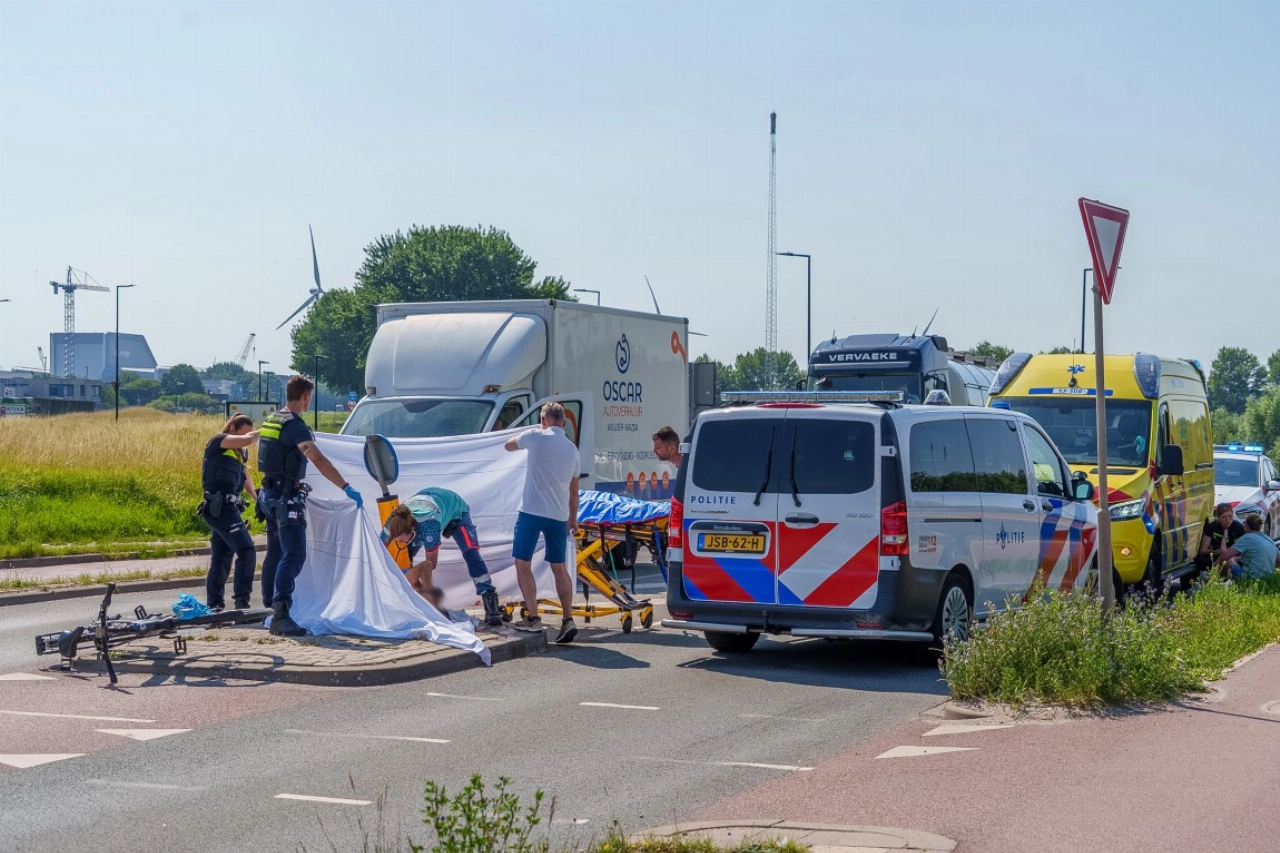 Fietser loopt forse beenwond op bij aanrijding in Vlaardingen