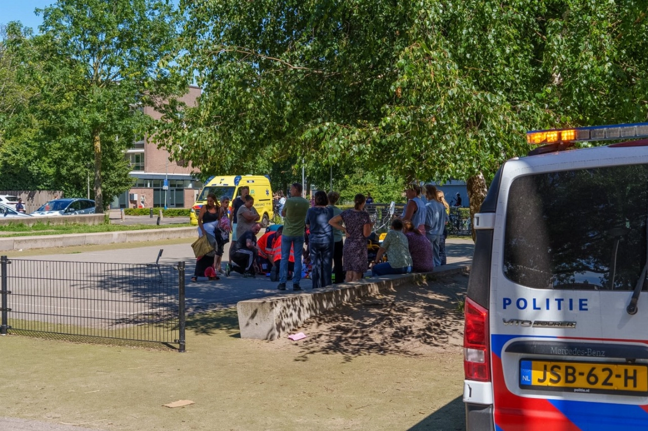 Jongen met spoed naar ziekenuis na ongeval op voetbalveldje