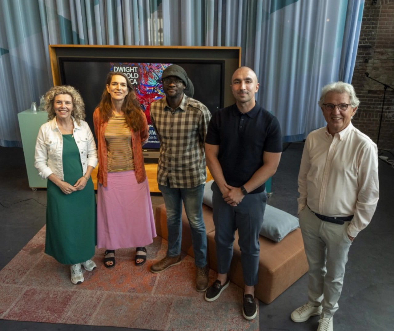 Kleurrijke tentoonstelling ‘Reality Architect’ van Dwight Harold Marica geopend in Museum Vlaardingen
