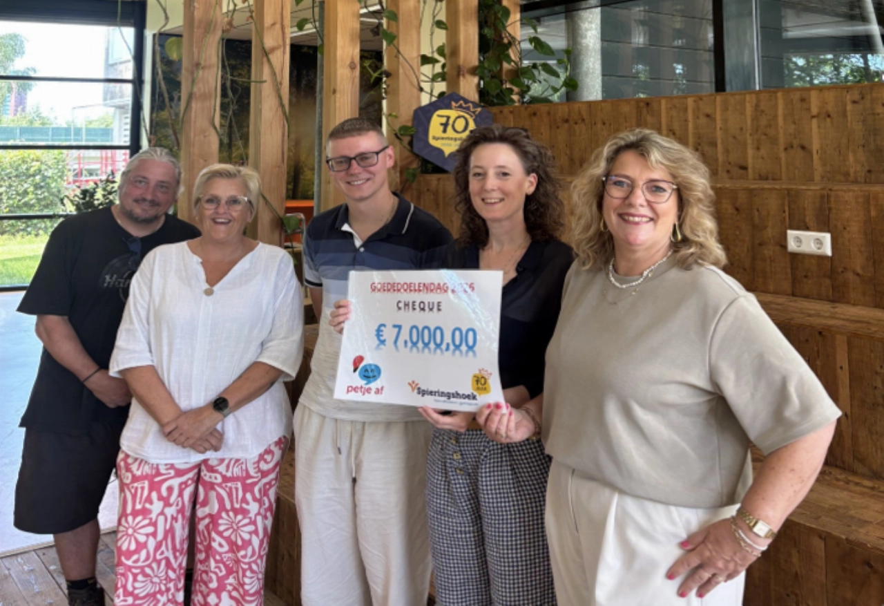 Spieringshoek haalt € 7.000 op voor Stichting Petje af