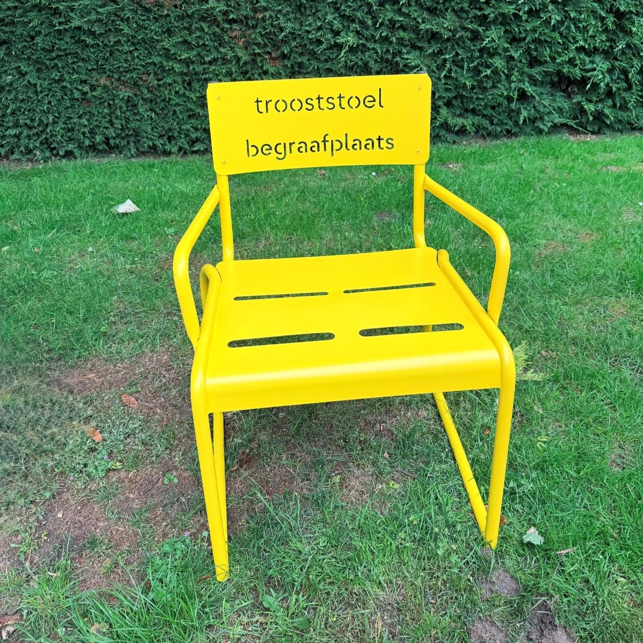 Trooststoelen op Vlaardingse begraafplaatsen