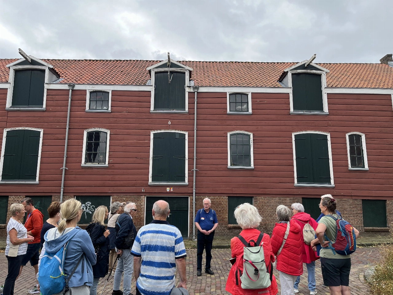 Langs pakhuizen en redersvilla's: stadswandeling Oostwijk