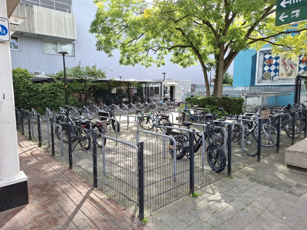 ONS Vlaardingen draait om bij fietsenstalling: eerst bezuinigen, nu protesteren