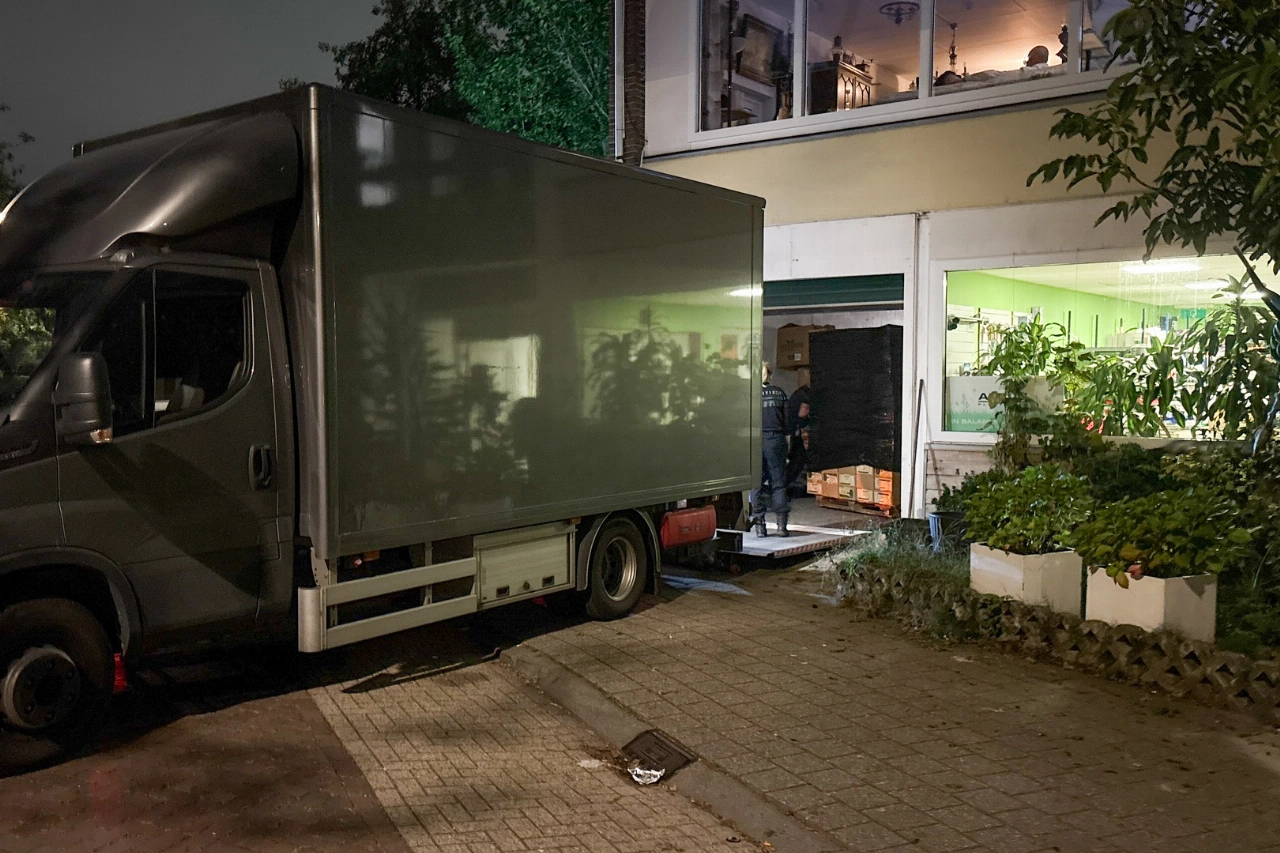 Inval in bedrijfspand Energieweg Vlaardingen