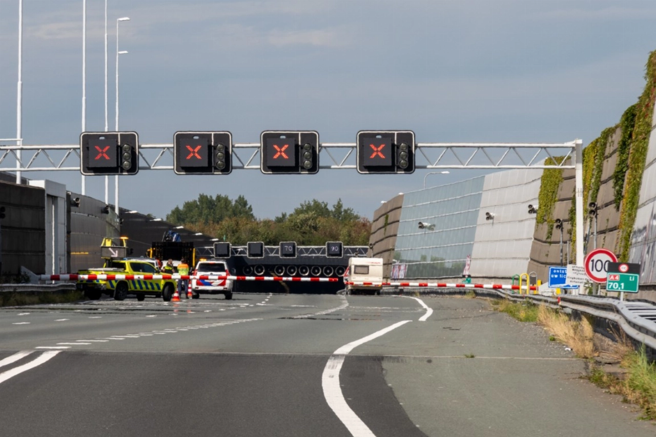 Ketheltunnel dicht door ongeval A4 Schiedam / Vlaardingen