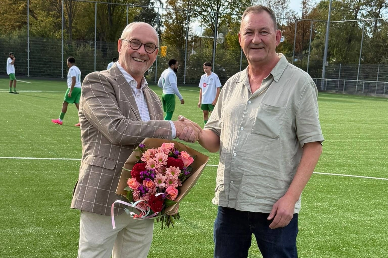 Gerenoveerde kunstgrasvelden VFC en VV Zwaluwen geopend