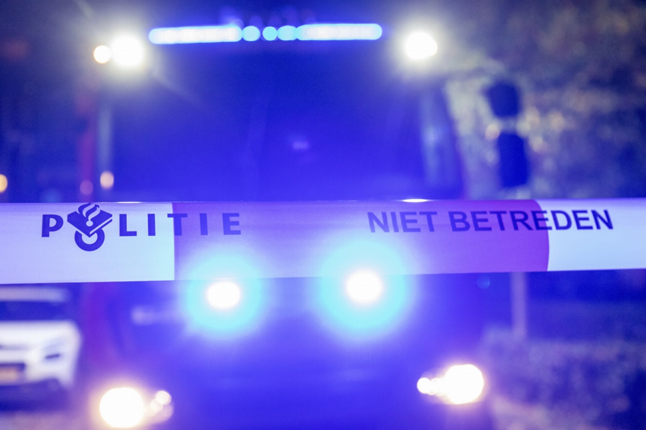Auto volledig uitgebrand in Broekpolder