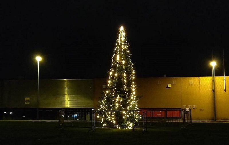 Lichtjes kerstboom Westlandseweg ontstoken