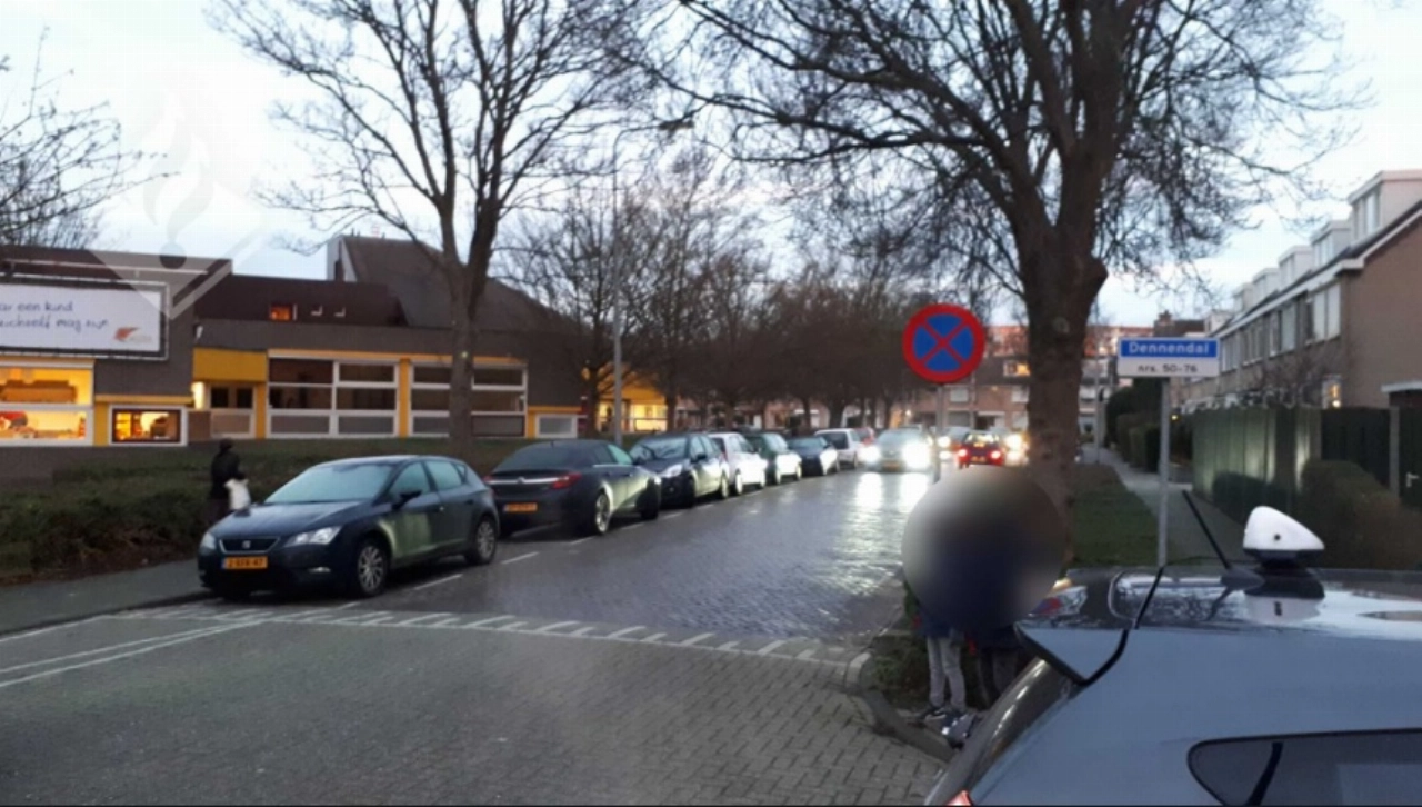 Automobilisten in overtreding bij scholen Dennendal
