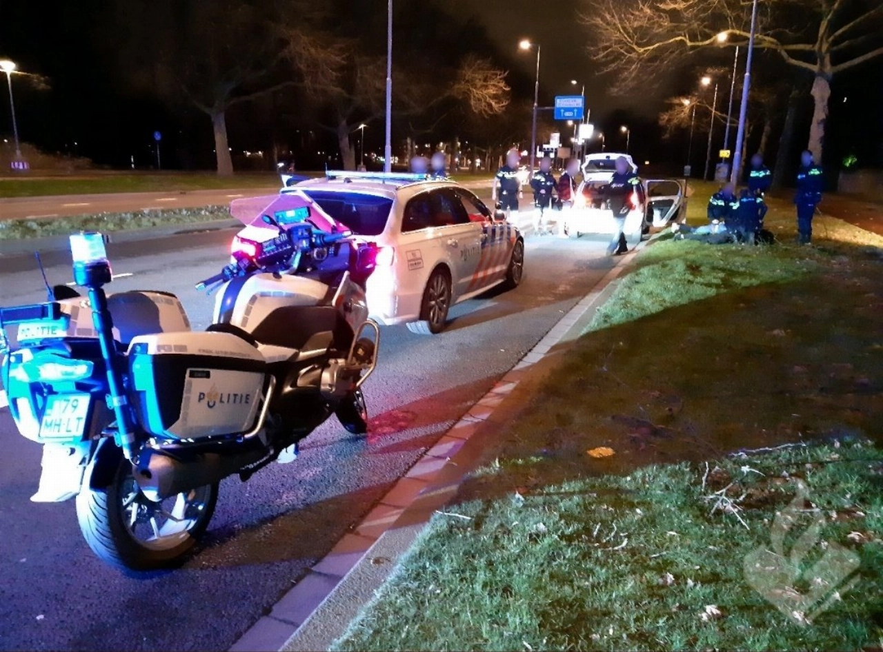 Zeventien 'geldezels' opgepakt