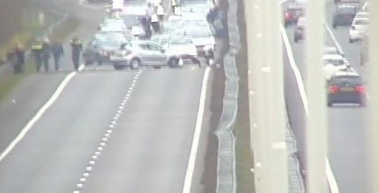 A20 afgesloten na aanrijding