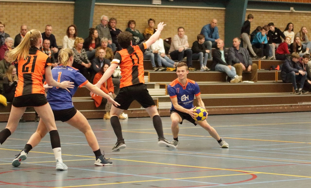 Koploper c.k.c. Maassluis hard onderuit in topper