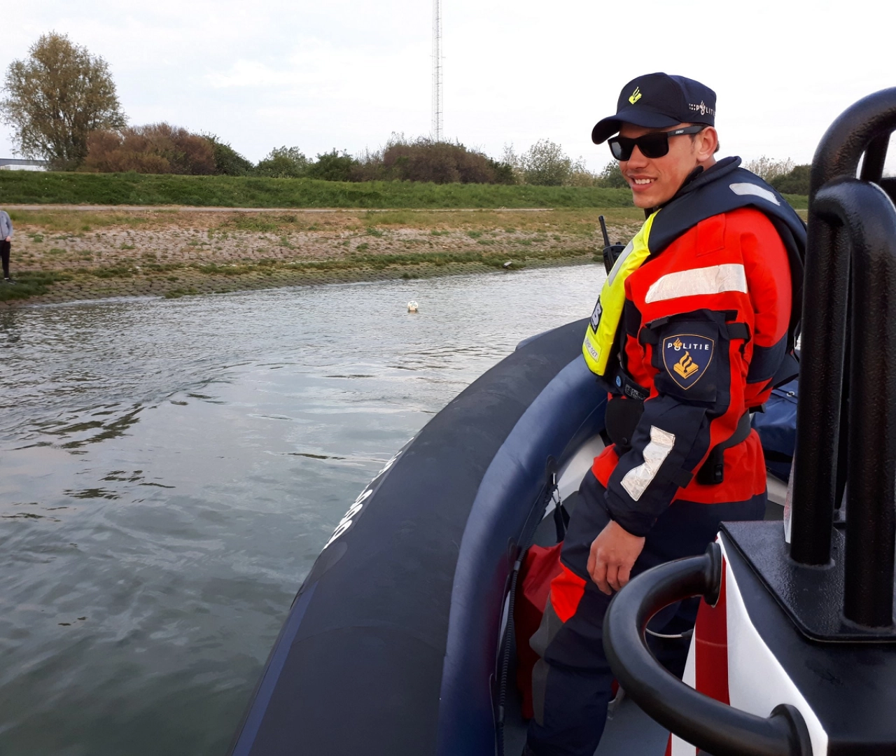 Zeehavenpolitie haalt voetbal uit Het Scheur