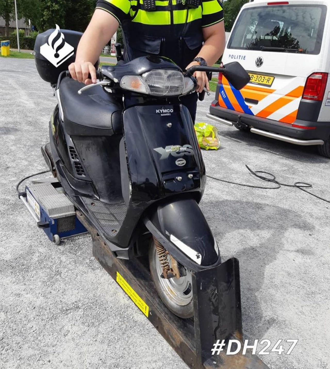 Veertien bonnen uitgeschreven bij bromfietscontrole