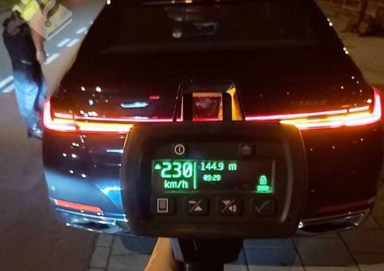 Automobilist raakt rijbewijs kwijt na laagvliegen over de A4