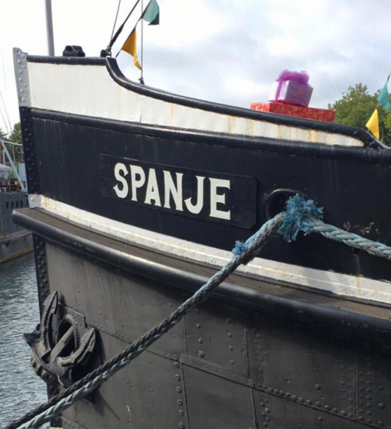 Sinterklaas brengt bliksembezoek aan Maassluis