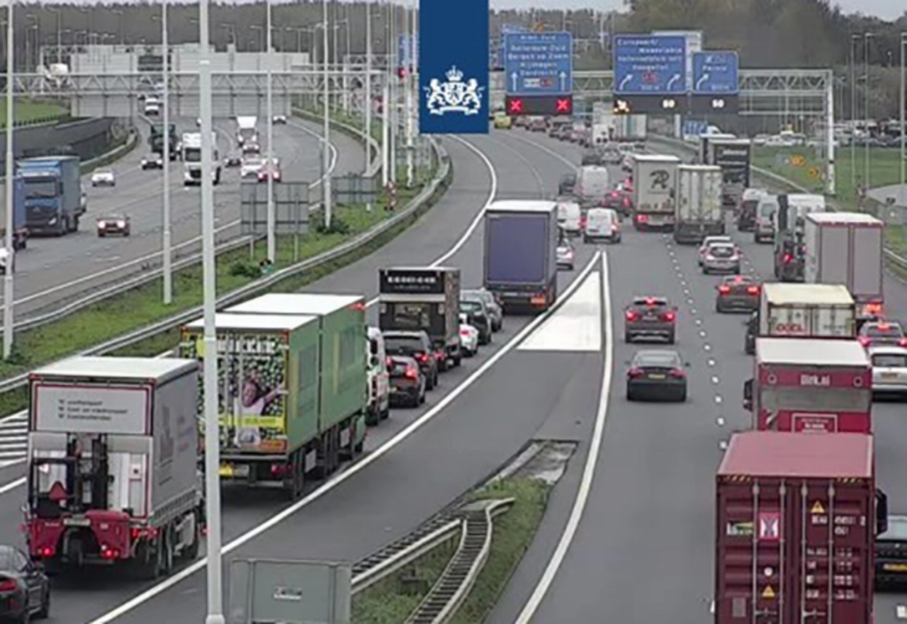 Beneluxtunnel dicht na ongeval met motor