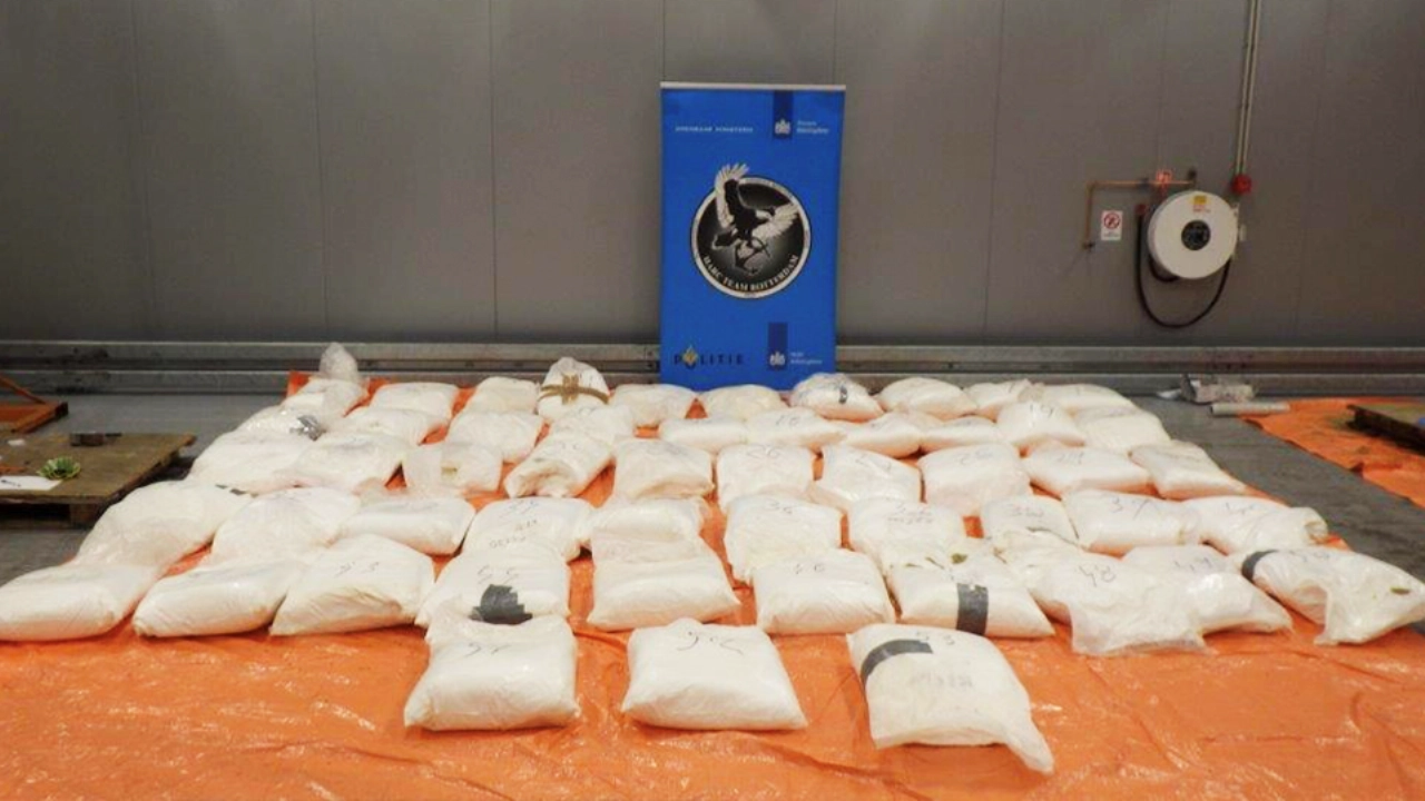 Douane onderschept 1329 kilo coca&iuml;ne tussen koffiebonen