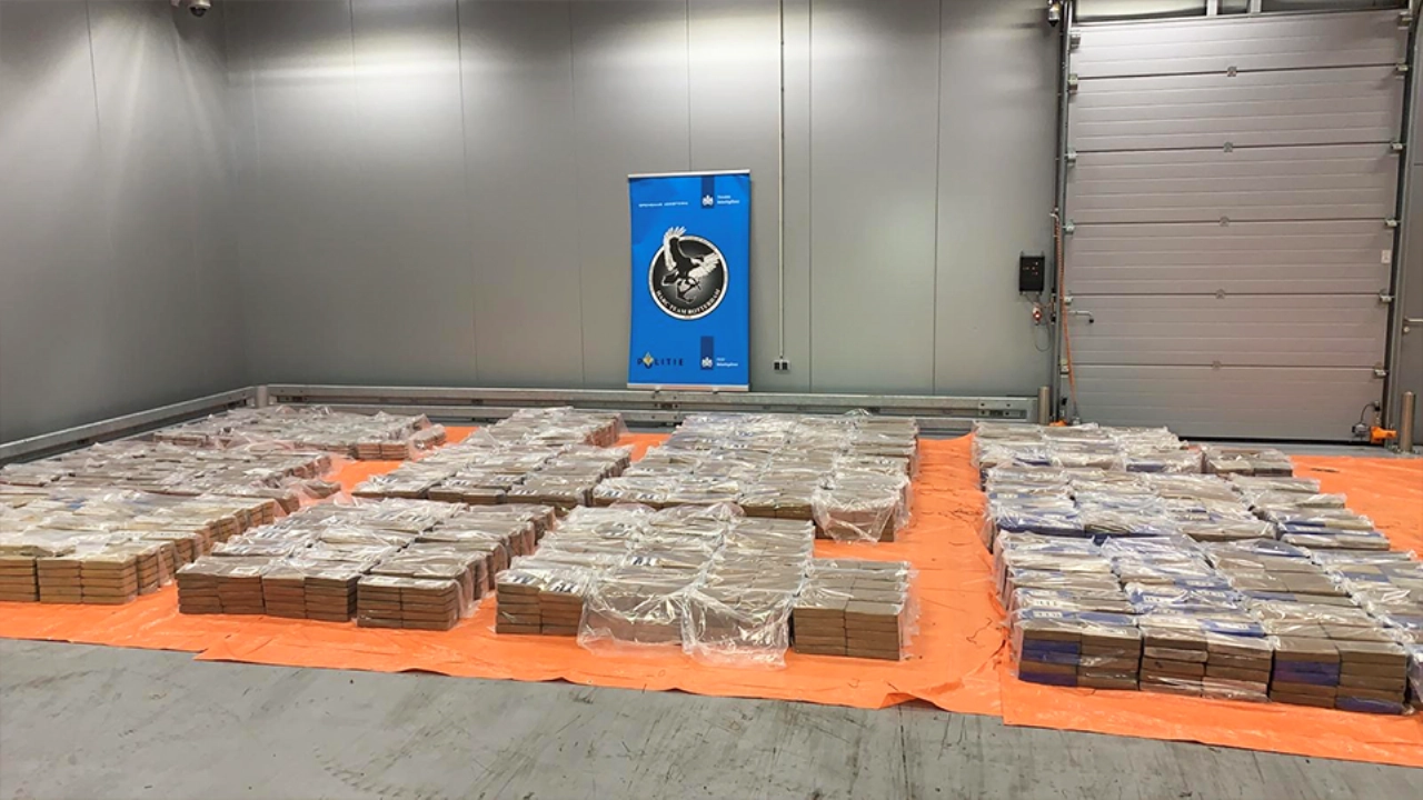 Ruim 4000 kilo coca&iuml;ne onderschept in de Rotterdamse haven
