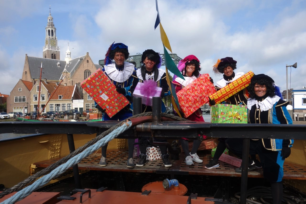 Zie ginds komt de stoomboot naar Maassluis