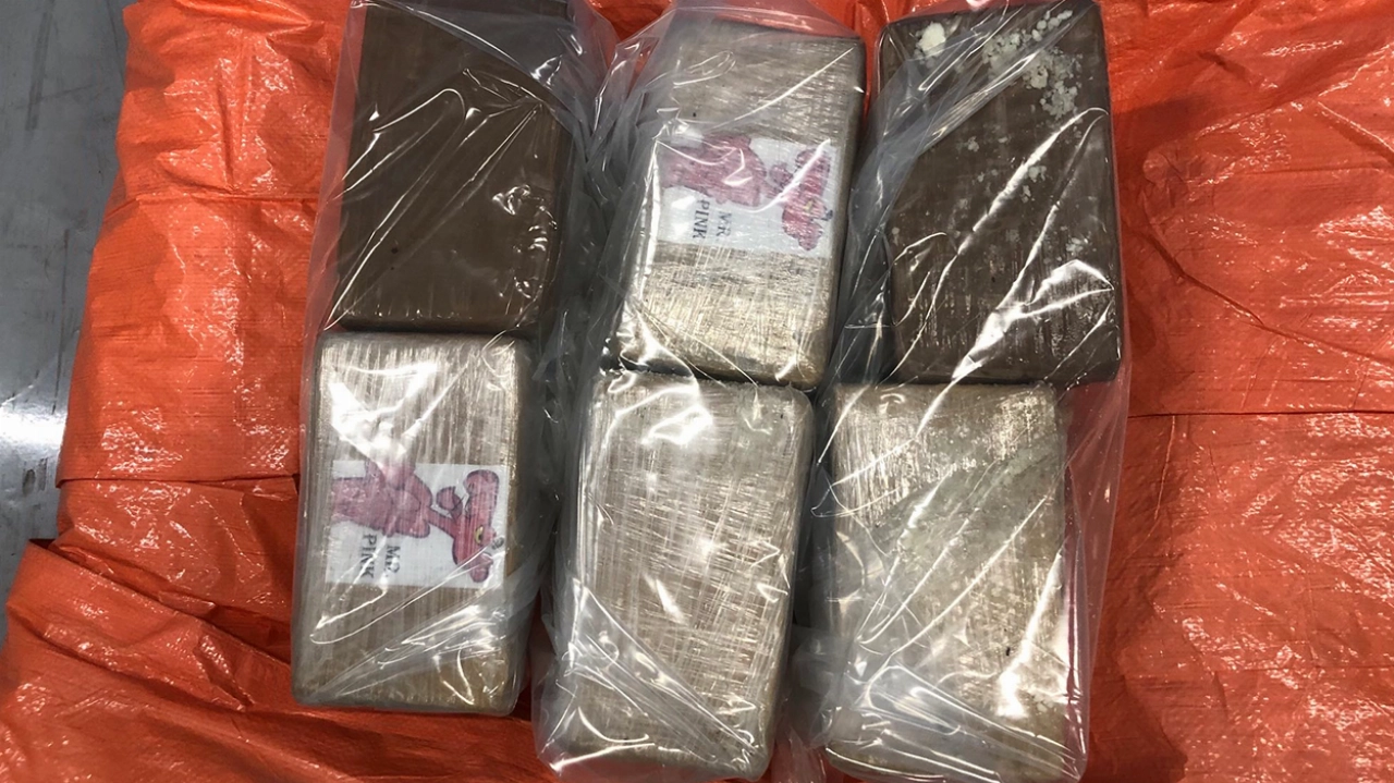 Douane onderschept twee partijen coca&iuml;ne