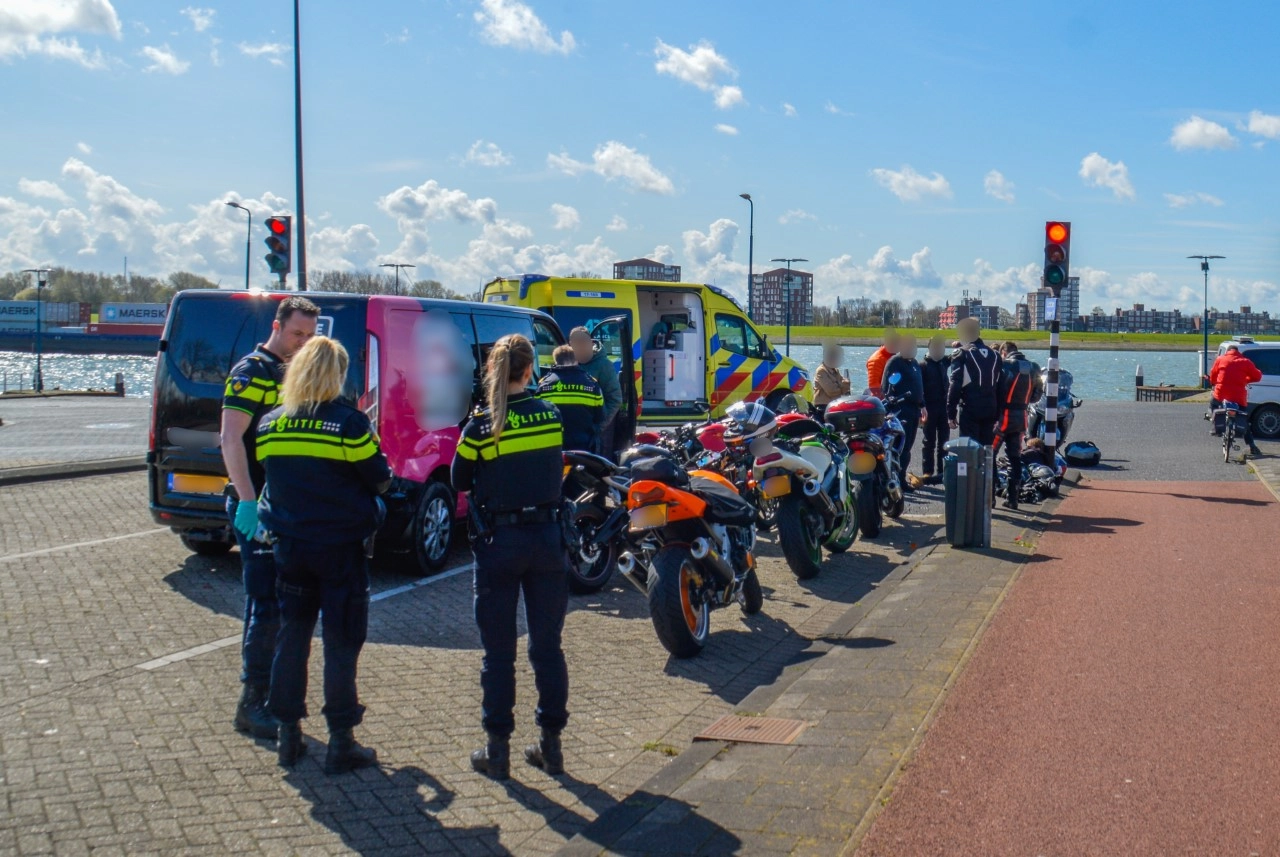 Twee gewonden bij ongeluk groep motorrijders