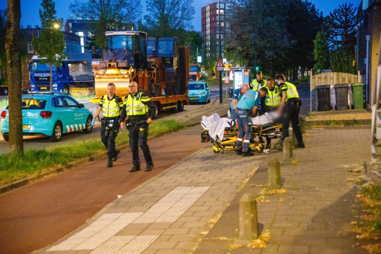 Scooterrijder hard onderuit bij politieachtervolging