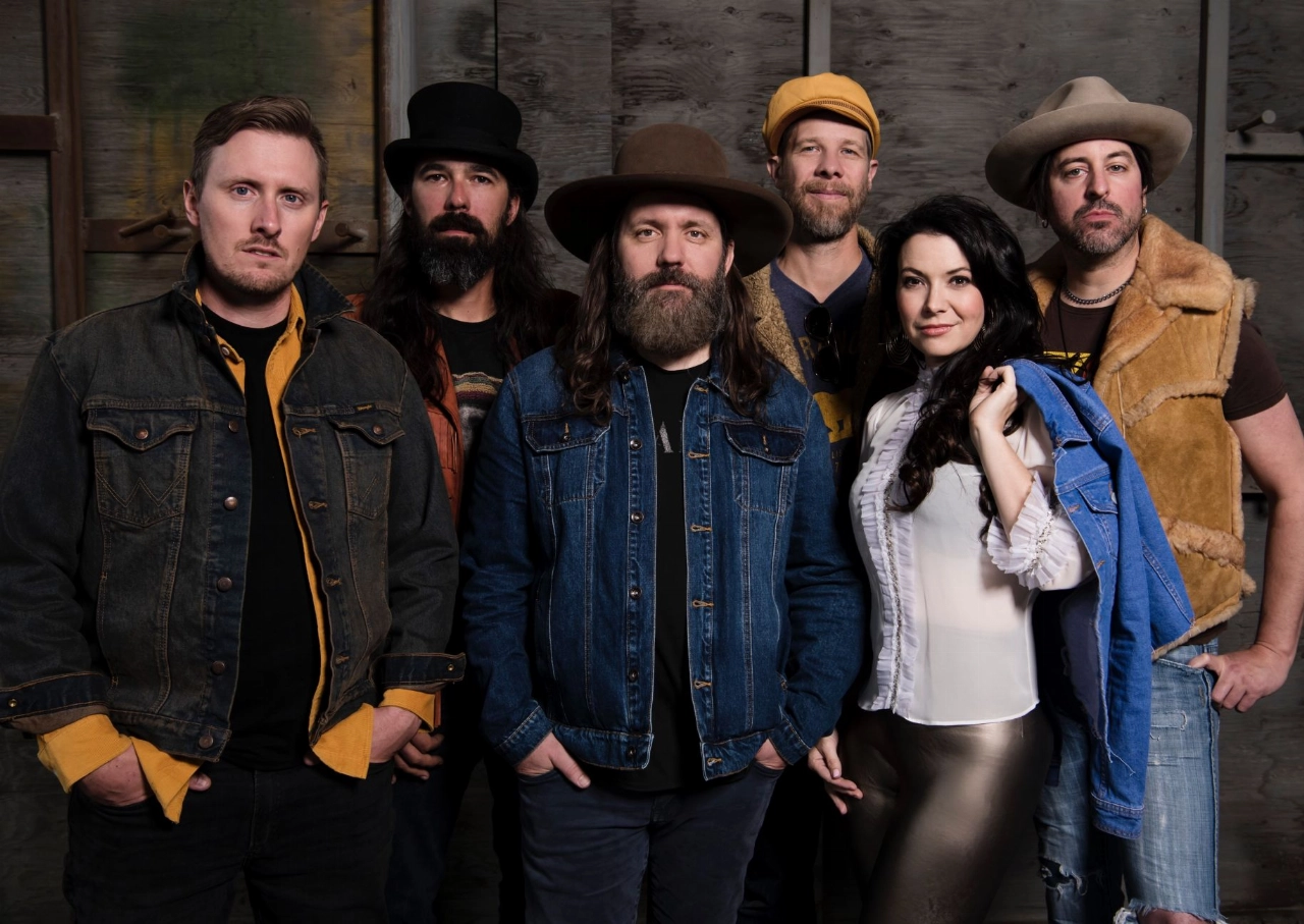 The Lock Keepers presenteert: The Hello Darlins