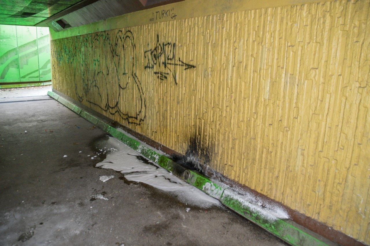 Jongeren ontsteken vuurwerkbom in tunneltje Merellaan