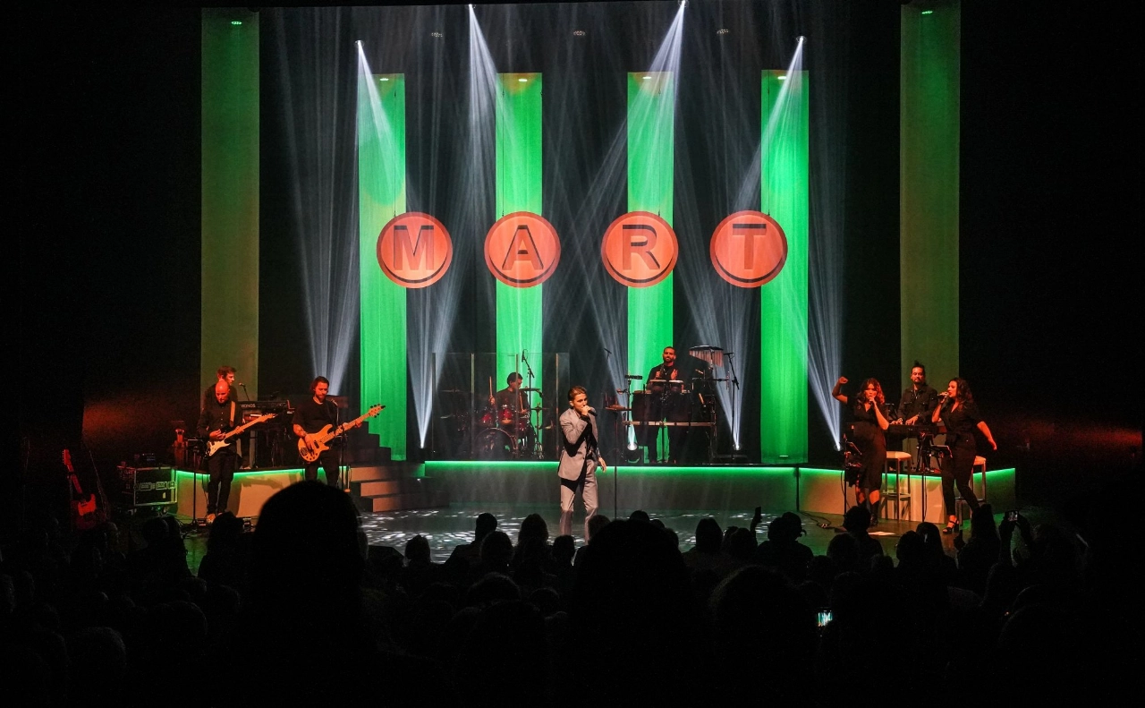 Mart Hoogkamer bouwt een feestje