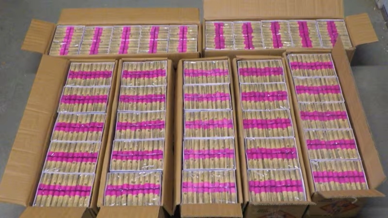 Politie vindt 8000 nitraten in schuren in Maassluis