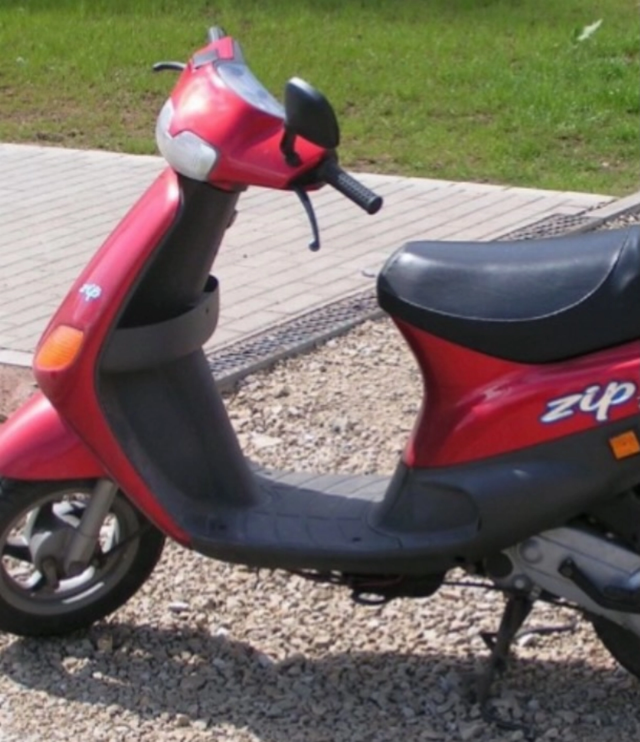 Heeft iemand deze gestolen scooter gezien?