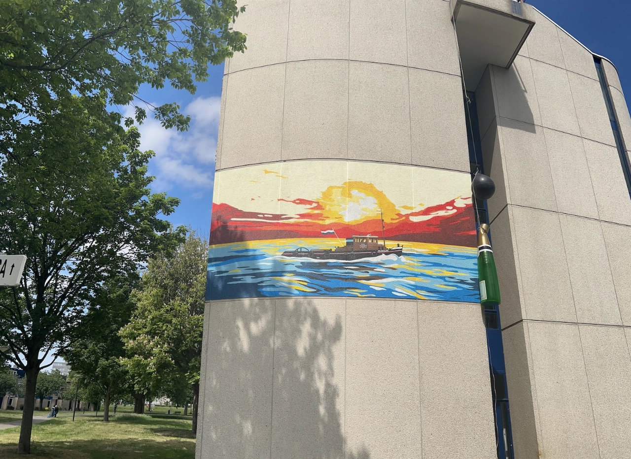 Stadhuis heeft nieuwe muurschildering