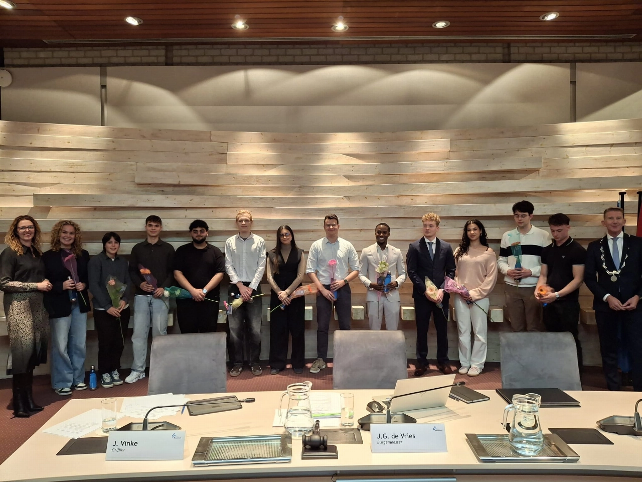 Burgemeester installeert leden jongerenraad